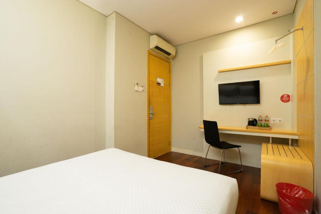 Life Hotel Stasiun Kota Surabaya Eksteriør billede