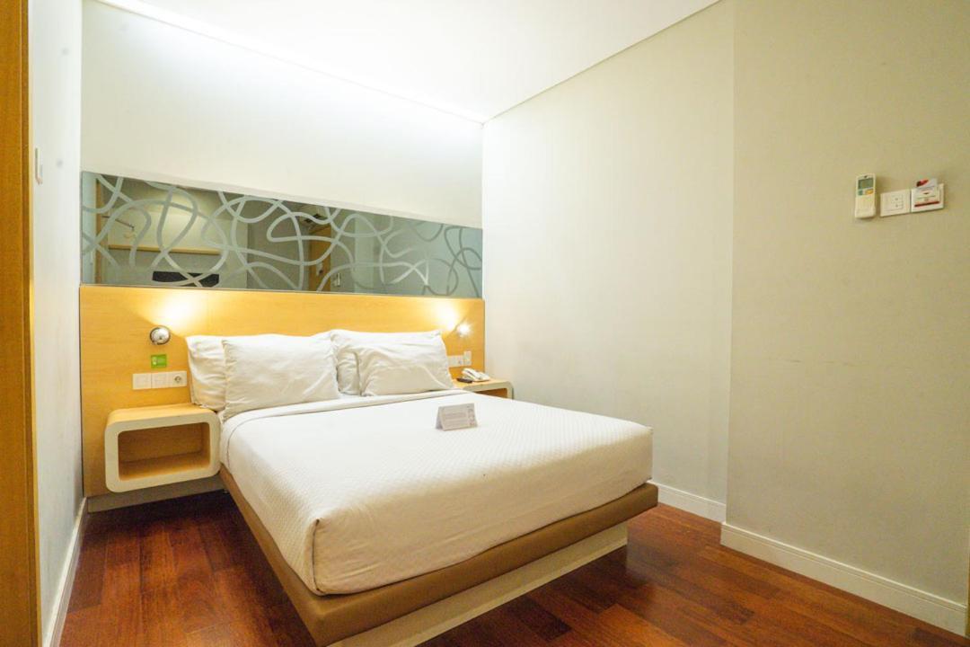 Life Hotel Stasiun Kota Surabaya Eksteriør billede